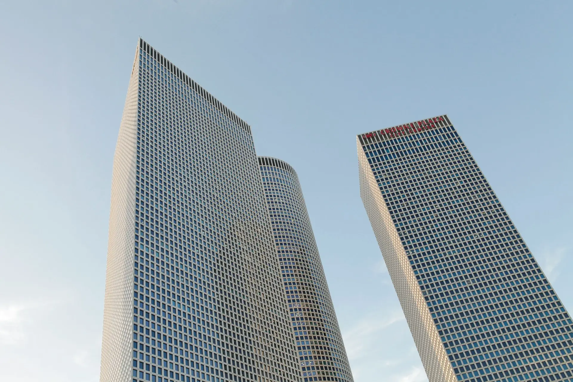 WINT - Azrieli Towers Case Study